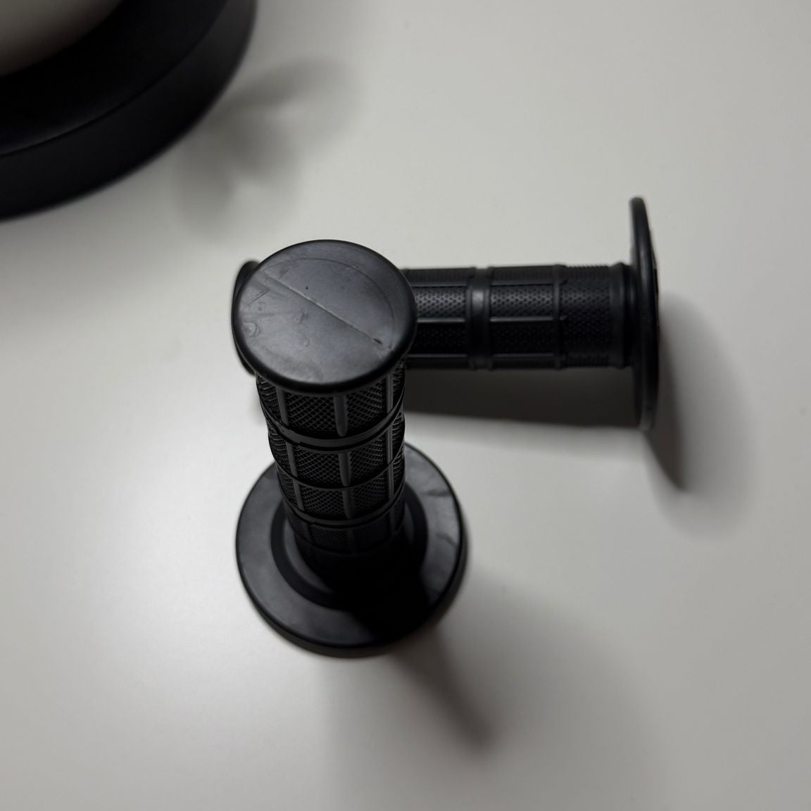 Motorcycle handlebar grips